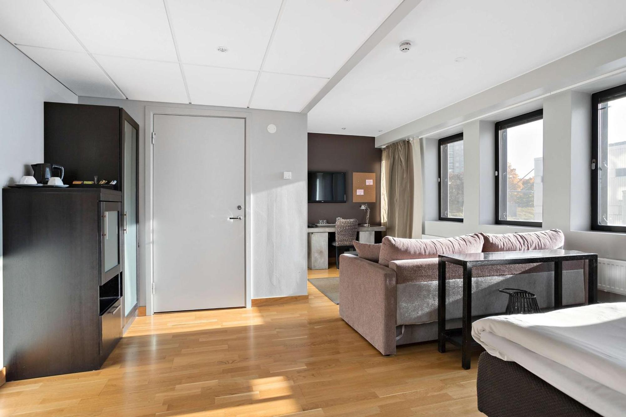 Hotel by Maude Solna Exteriér fotografie