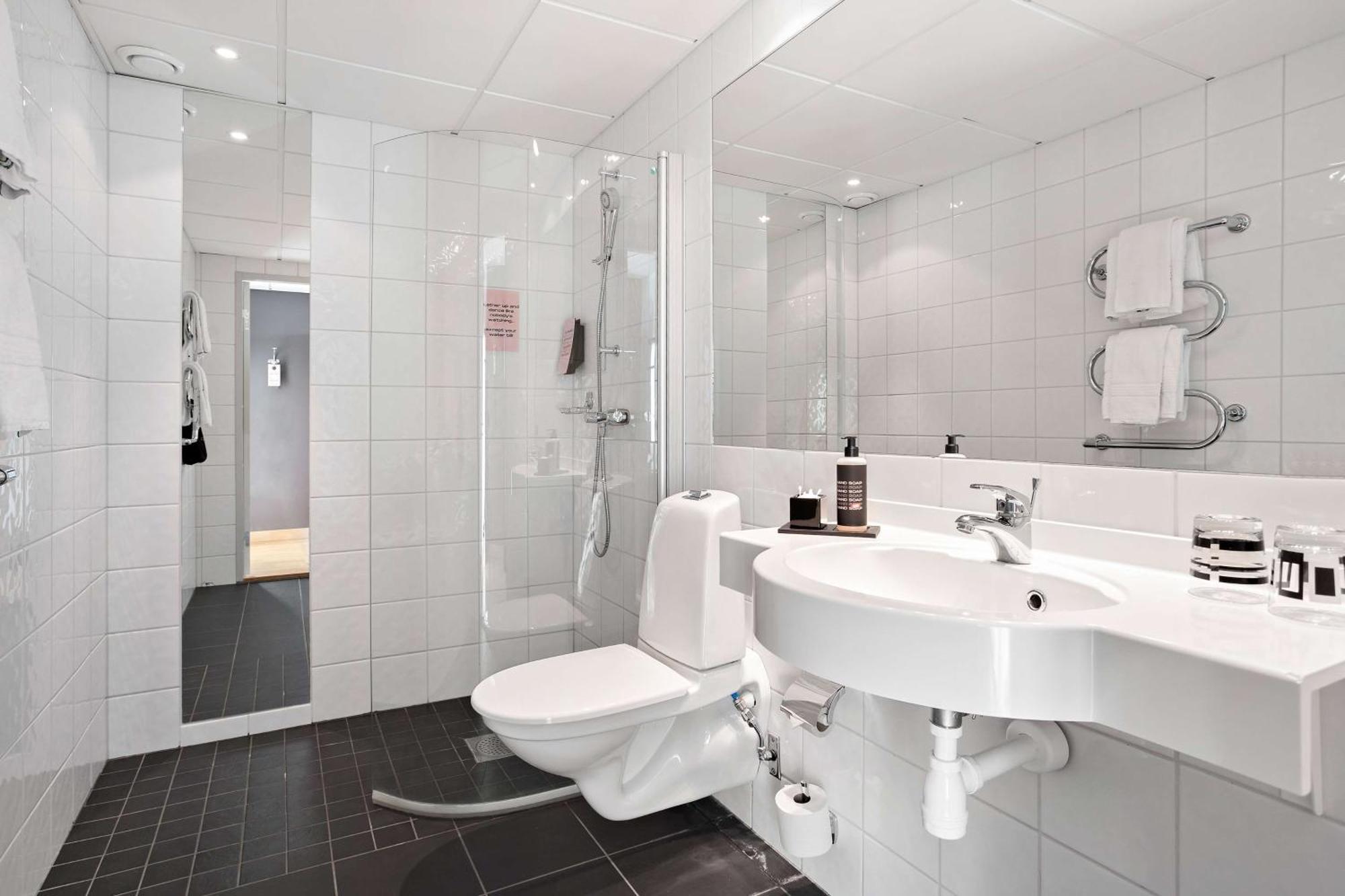 Hotel by Maude Solna Exteriér fotografie